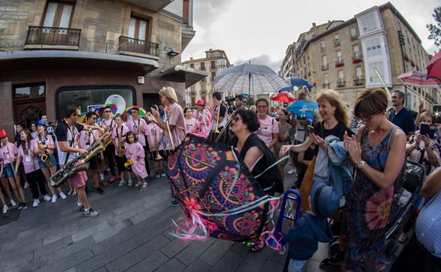 Iruña Brass Band, el grupo de encargado de devolver «la alegría a las calles»