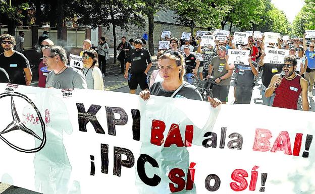 Mercedes encara hoy otra negociación vital mientras se mantienen las huelgas