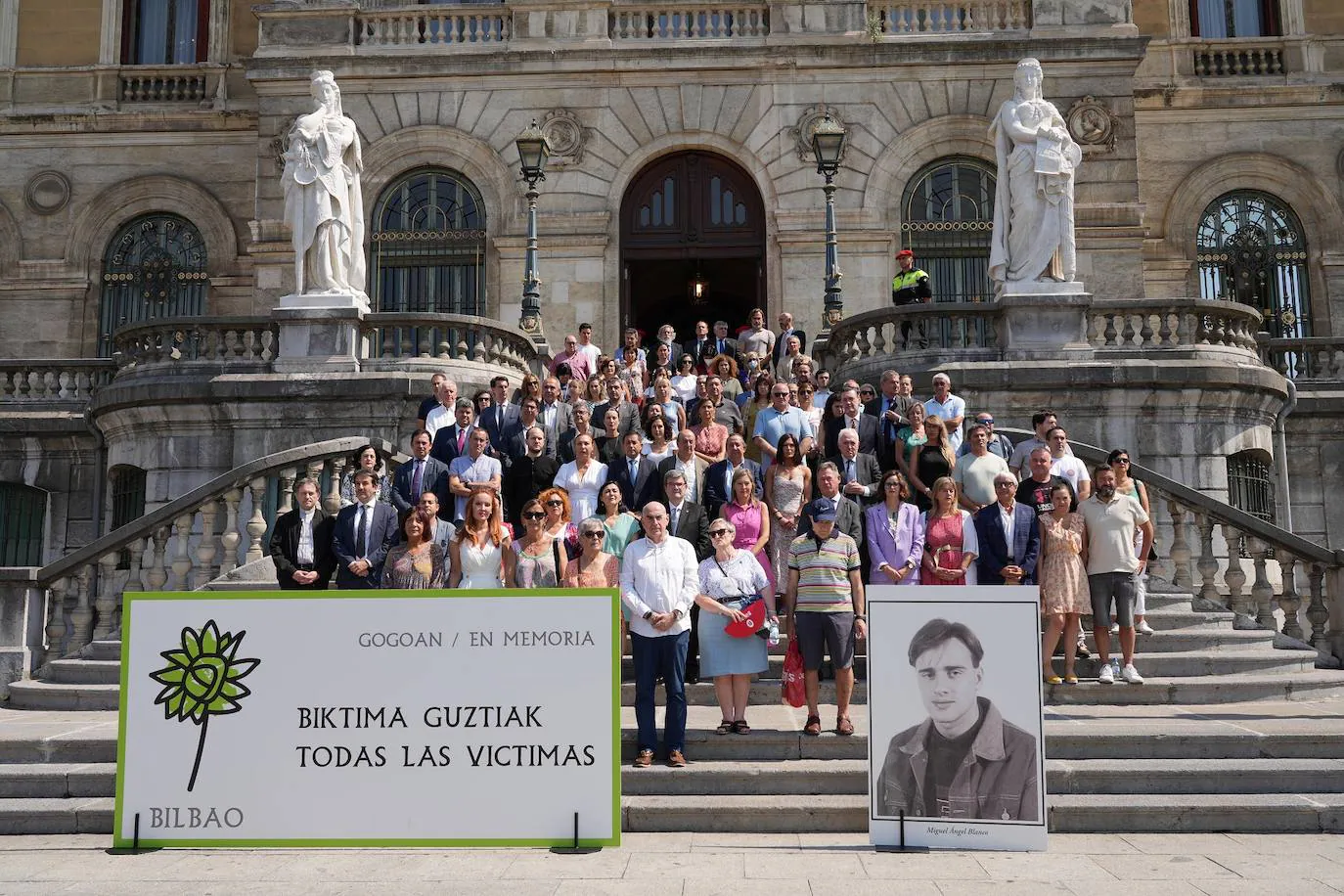 Bilbao homenajea a todas las víctimas en el aniversario de Blanco y el PP se desmarca