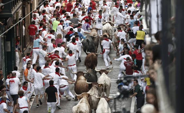 Así ha sido el último encierro de Sanfermines: los Miura dejan un herido por asta de toro