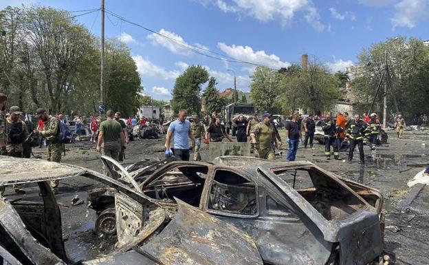 Cerca de medio centenar de países se unen en La Haya para investigar crímenes de guerra en Ucrania