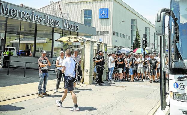 UGT pide protección para los empleados de Mercedes por temor a los piquetes