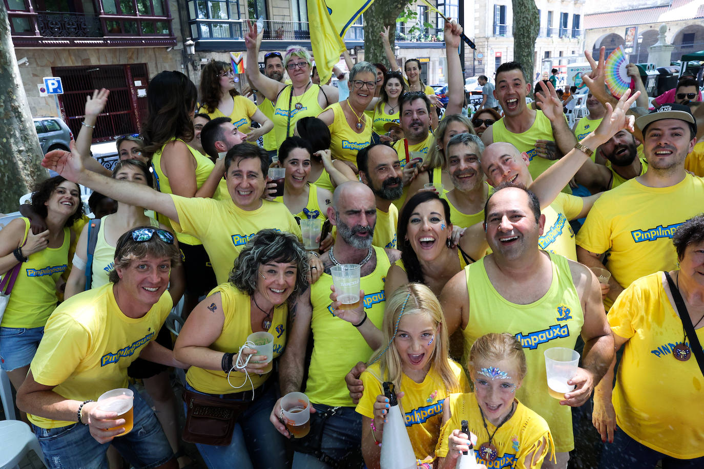 Las comparsas de Bilbao celebran su día a un mes de Aste Nagusia