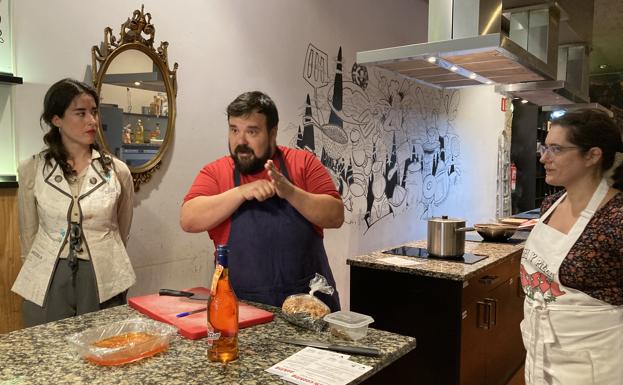 Bilbao recupera sus rutas por los comercios locales con talleres, catas y sorteos