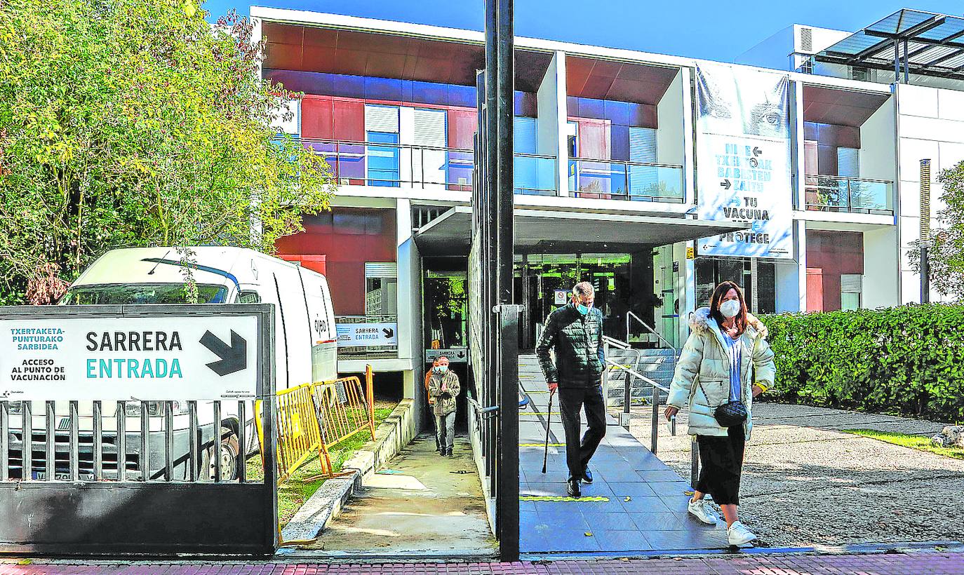 Álava duplica en cinco años la contratación de sanitarios extranjeros por la falta de personal