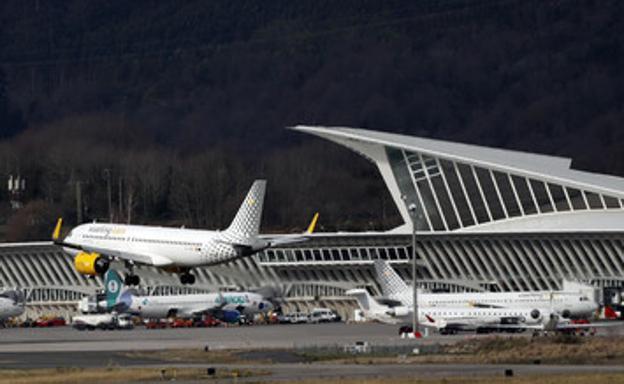 Una urgencia médica obliga a un aterrizaje de emergencia en Loiu a un avión que cubría la ruta Marrakech-Manchester