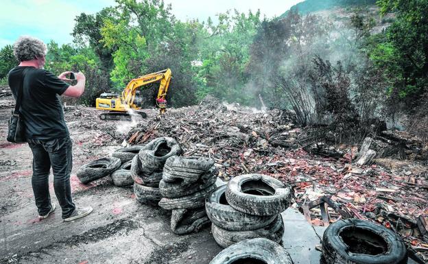 Afectados por el incendio de Lemoa: «El número 15 ya no existe»