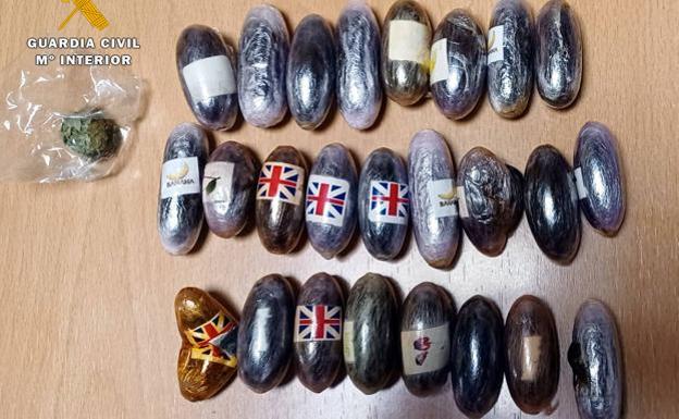 Detenido un bilbaíno con 25 bellotas de hachís en Noja