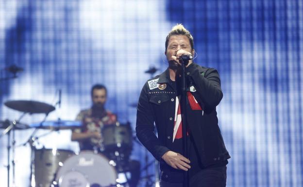 Dani Martín, al grito de «¡viva El Canto del Loco!» en Santander