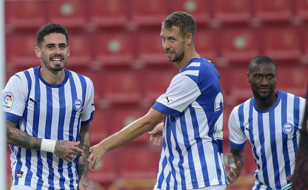 Lejeune se va cedido al Rayo Vallecano y abre otro hueco en el centro de la defensa del Alavés