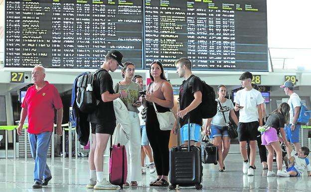 Loiu vive su operación salida más intensa de la pandemia, con 523 vuelos en cuatro días