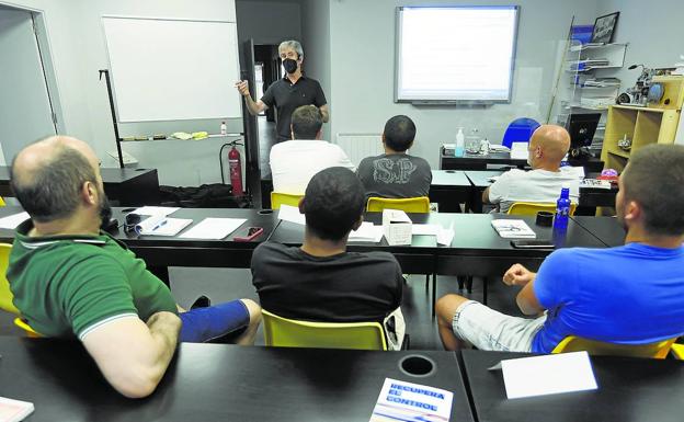 «A la mitad nos ha quitado el permiso un juez por cometer un delito»