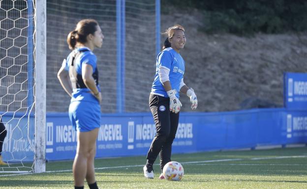El Alavés Gloriosas pone en marcha su proyecto frente al Braga en Ibaia
