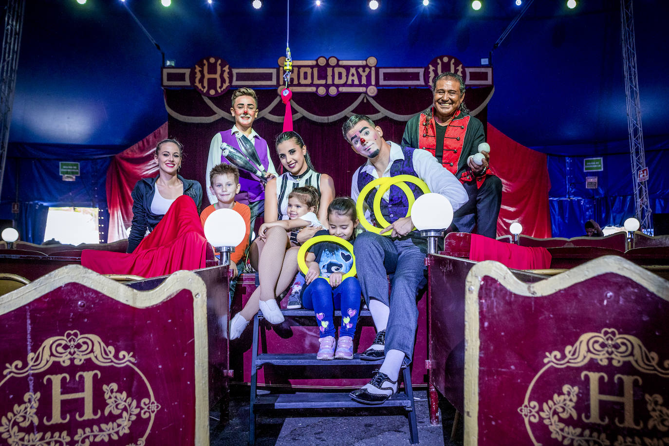 Cuatro generaciones bajo la gran carpa del circo | El Correo