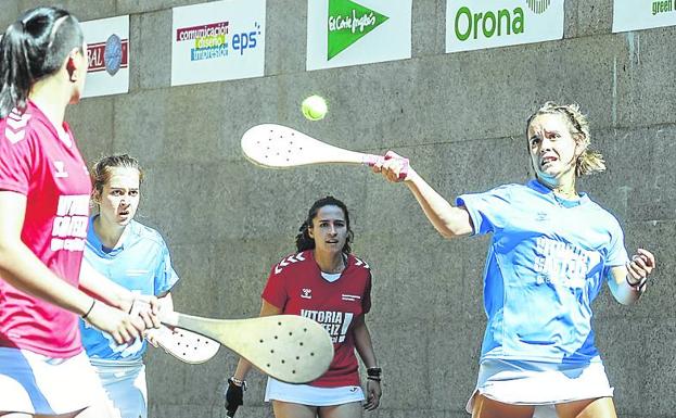 Salanueva y Canales, campeonas del II Máster de pala