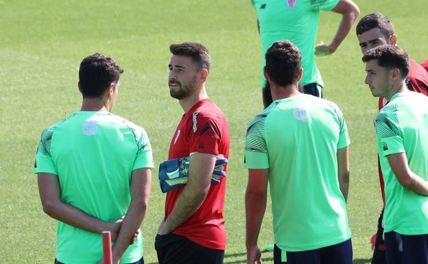 Unai Simón, Iñigo Martínez y Raúl García siguen fuera del grupo a seis días del Athletic-Mallorca