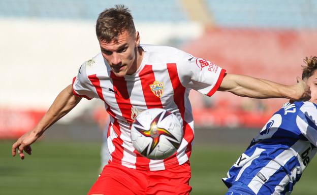 El Alavés hace oficial la llegada de Maras en calidad de cedido