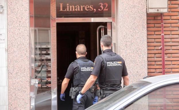 Aparecen tres cadáveres, dos de ellos con signos de violencia, en dos pisos de Valladolid