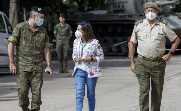 Robles mantiene al Ejército en Malí pese a la desbandada de las potencias europeas