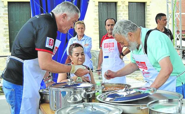 Música, gastronomía y fiesta de la espuma en Amurrio antes de despedir al Iguarrako