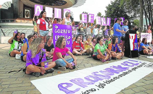 El Gobierno vasco exige a las comparsas que «no obstaculicen» las denuncias por pinchazos