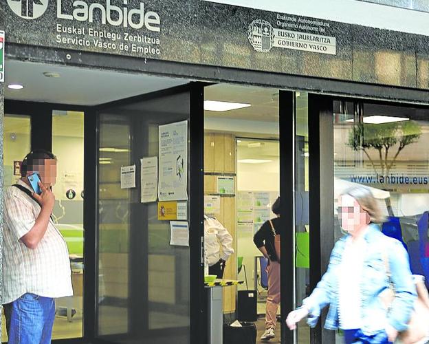 La Seguridad Social pierde en Euskadi casi 12.000 afiliados en la primera quincena del mes