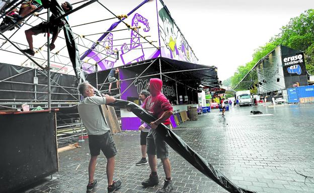 Así se lleva una txosna: turnos, 2.000 litros de vino...