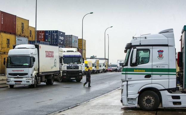 Vitoria proyecta un parking de camiones en Júndiz ante su gran crecimiento logístico