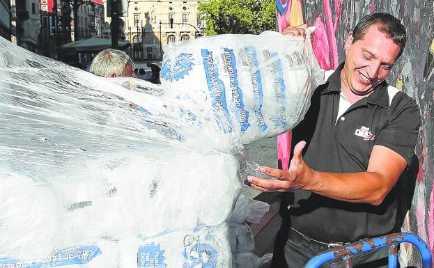 «Si ponen menos hielos en la copa igual salvamos las fiestas»