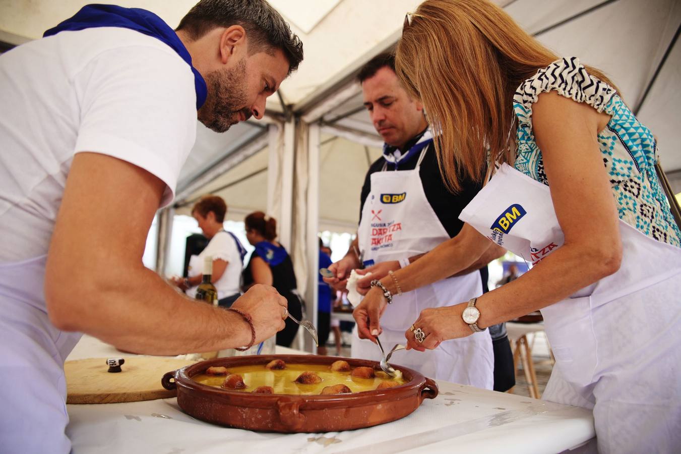 Herri kirolak en el Arriaga, concurso de bacalao al pil pil y más imágenes de este viernes en la Aste Nagusia