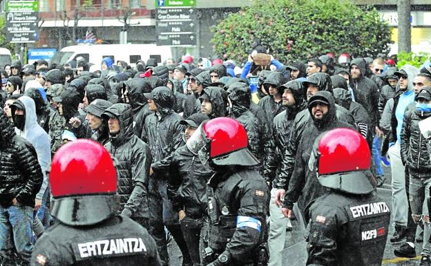 Una mujer asume por primera vez el mando de los antidisturbios de la Ertzaintza