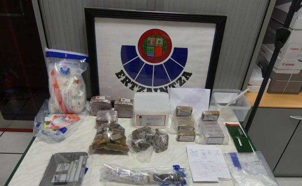 Detienen en Sansomendi a un hombre de 66 años con hachís oculto en bolsas de patatas fritas