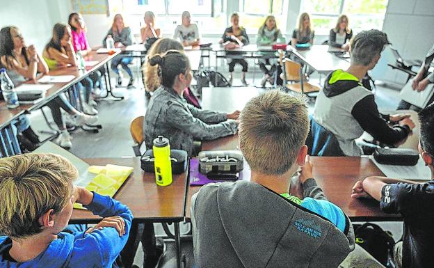 Euskadi afronta el arranque del curso sin concretar el temario en ESO y Bachillerato
