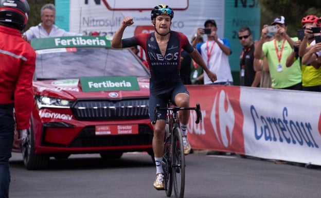 Carapaz brota en tierra quemada y Evenepoel salva su primer susto