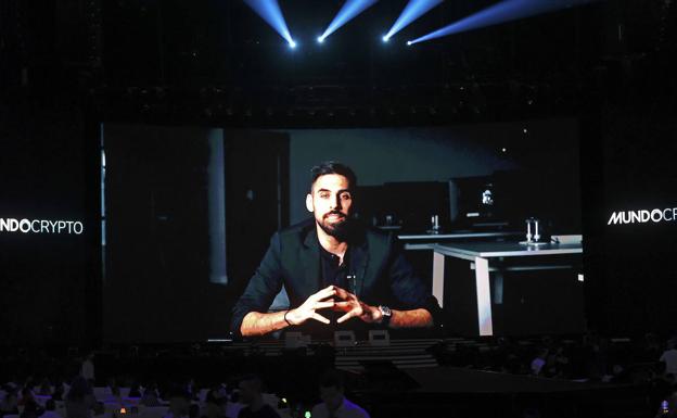 Mani Thawani: de crecer sin padre y sin estudios a hacerse de oro gracias a las criptomonedas