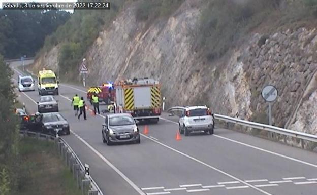 Un motorista herido tras chocar con un coche en Azáceta