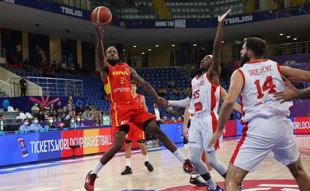 España se entona ante una débil Montenegro y pasa a octavos