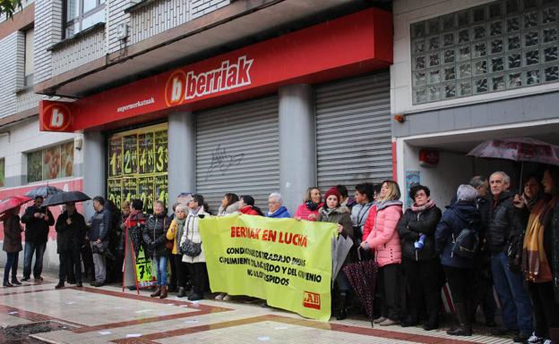 Supermercados Berriak plantea el cierre de sus franquicias BM de Llodio, Amurrio, Ugao-Miraballes y Casco Viejo