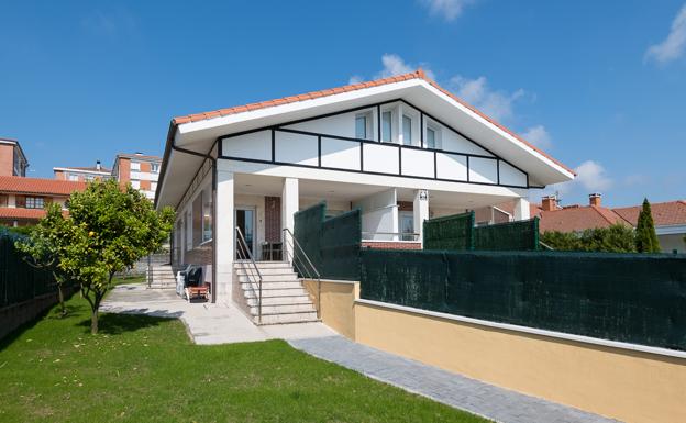 Una casa familiar y con jardín en Berango para disfrutar de un verano interminable