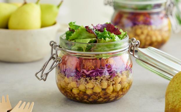 Receta: Ensalada de garbanzos, quinoa y pera... en tarro