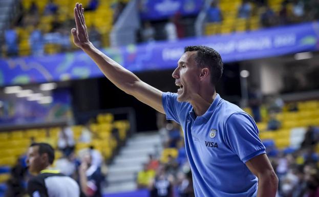 Estreno triunfal de Prigioni como seleccionador argentino