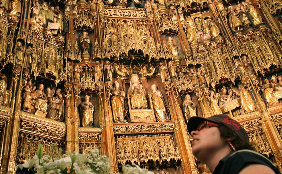 Oro gótico digno de una catedral: el retablo de Santa María de Lekeitio