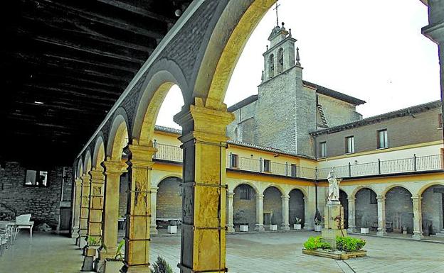 El convento de Santa Cruz de Vitoria cumple cinco siglos