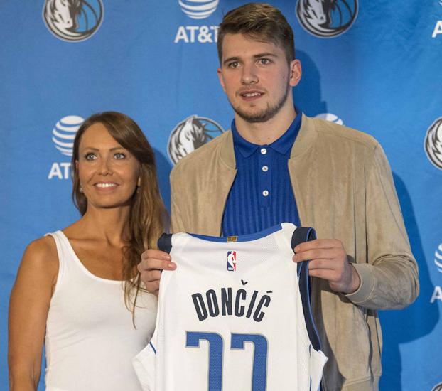 La madre de Doncic