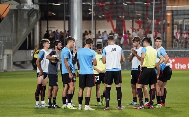 La defensa titular del Bilbao Athletic es la más joven de la competición