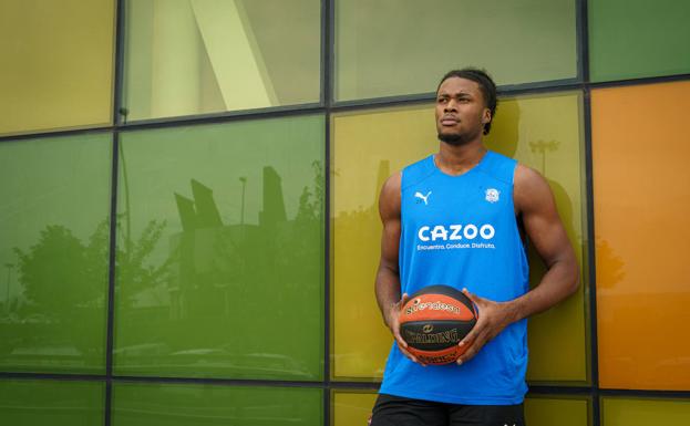 Steven Enoch: «Puedo convertirme en un gran defensor»