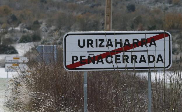 Investigan a los dueños de seis perros «atados, con llagas y desnutridos» en una finca de Peñacerrada