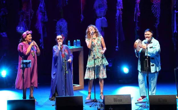 El grupo 'Enredadas' esconde a Martirio y Carmen París en el 38º Getxo Folk