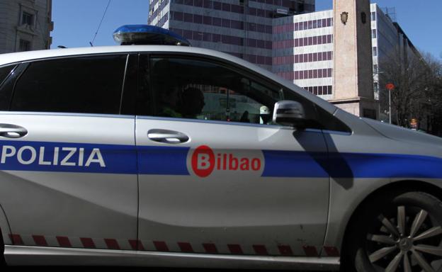 Recibe un botellazo en un ojo durante una pelea en el centro de Bilbao