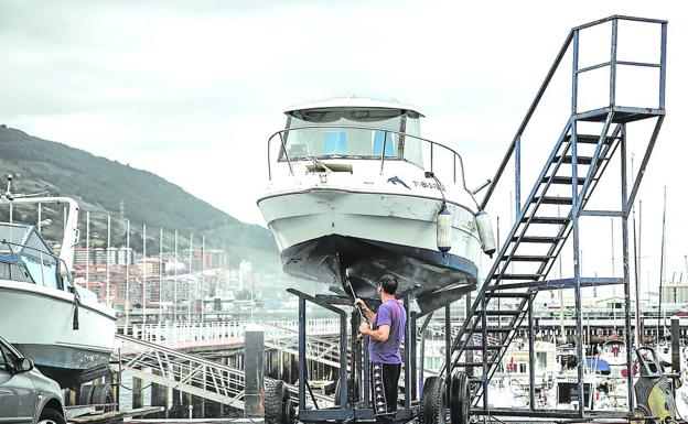 El aumento de la afición náutica desborda al sector y deja a Bizkaia sin stock de barcos